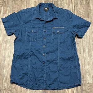 ROCK & REPUBLIC Blue Gray Short Sleeve Shirt Men’s XL Blue With Zipper Pocket
